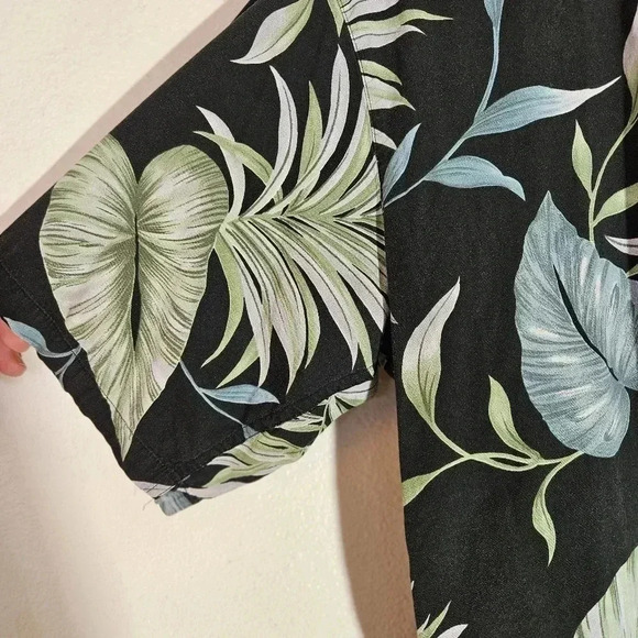 Panttana Mens Hawaiian Shirt Medium Cotton Button Up Floral Black Island Palm - Picture 6 of 10